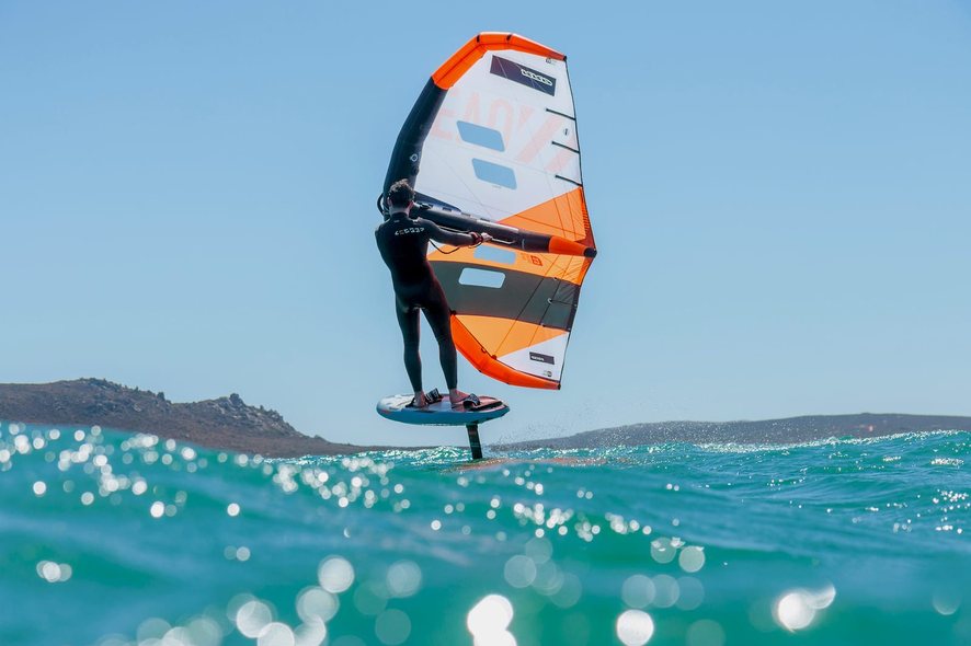 Windfoil – plovák na hydrofoilu